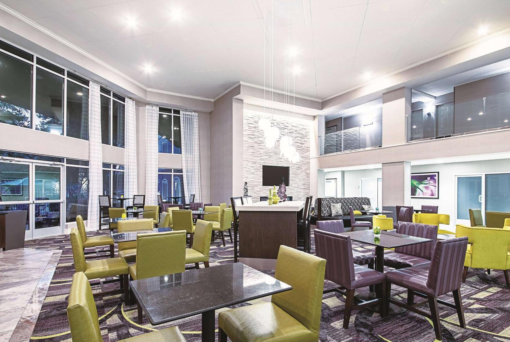 Hotel La Quinta By Wyndham Austin Airport Exterior foto